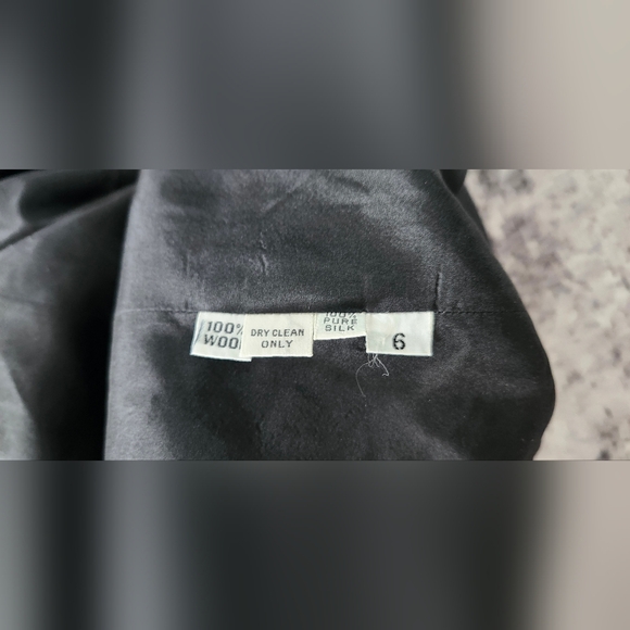 Carolina Herrera $950 Vintage 100% Wool Silk Lining A-line Skirt Size 6 Black - Picture 3 of 3